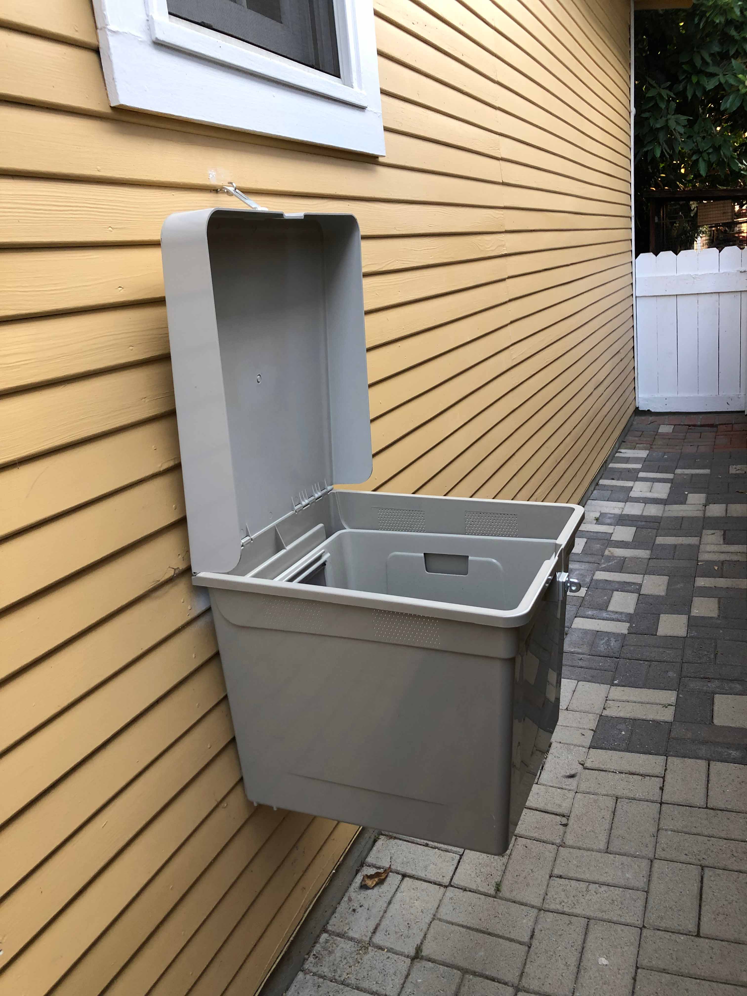 Privy Kitty Outhouse Unit For Indoor Cats