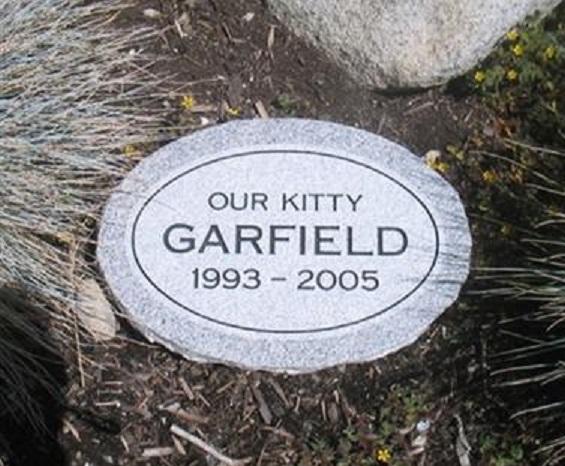 Quiring Monuments Oval Grass Marker